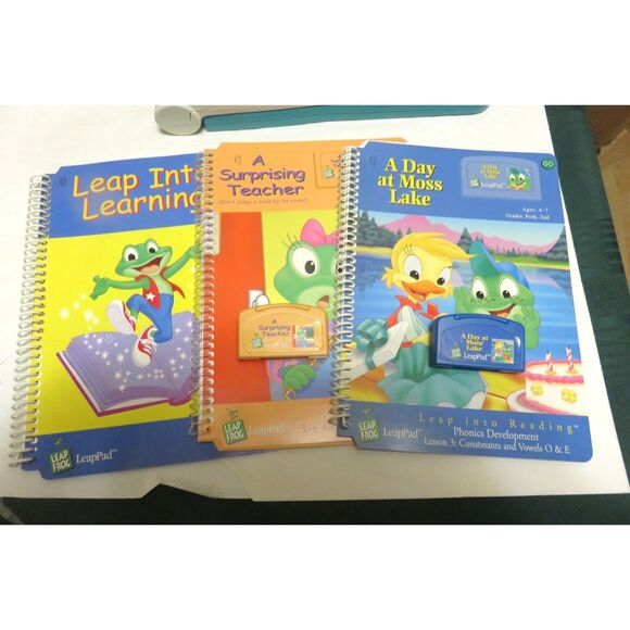 Leapfrog Leappad Model 57-000 With 3 Books And 2 Cartridges Tested Working - Picture 2 of 3